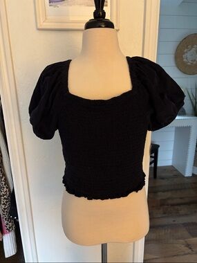 American Eagle Outfitters Black Puff-Sleeve Smocked Square-Neck Crop Top
